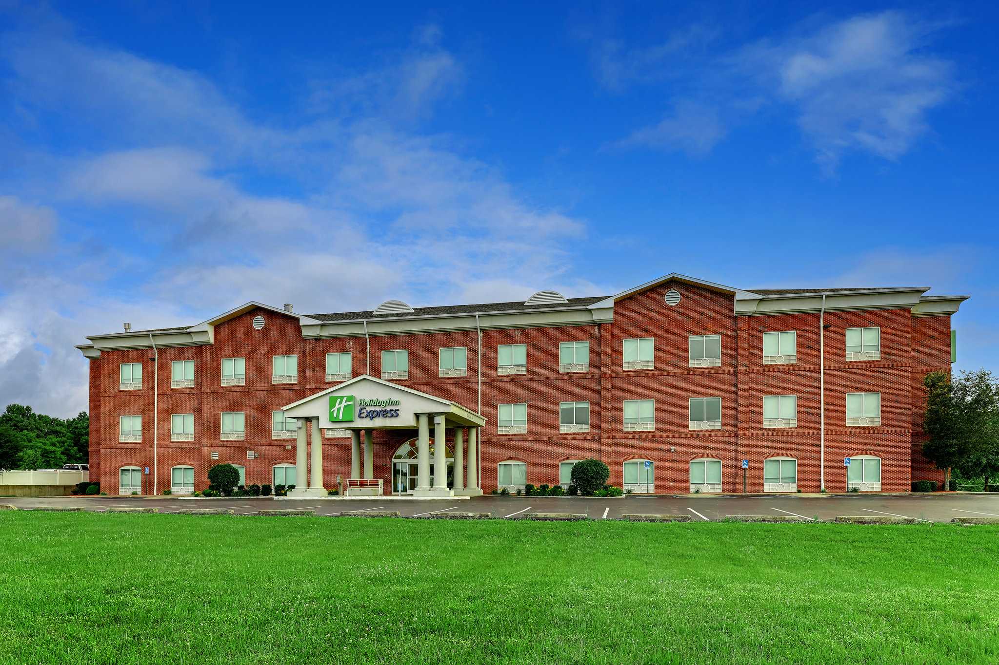 Holiday Inn Express Hotel Campbellsville a Campbellsville, KY