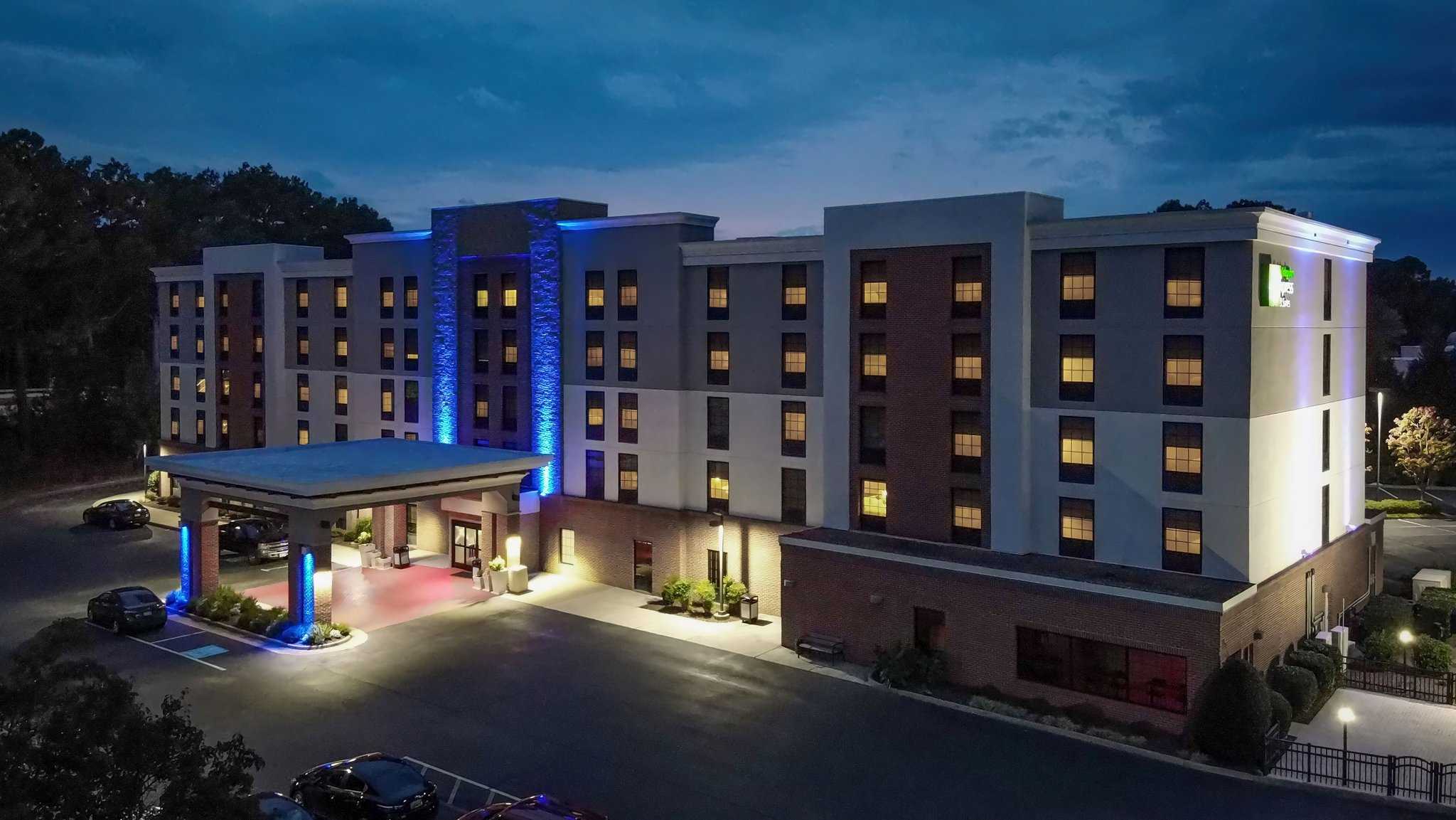 Holiday Inn Express & Suites Newport News in Newport Nachrichten, VA