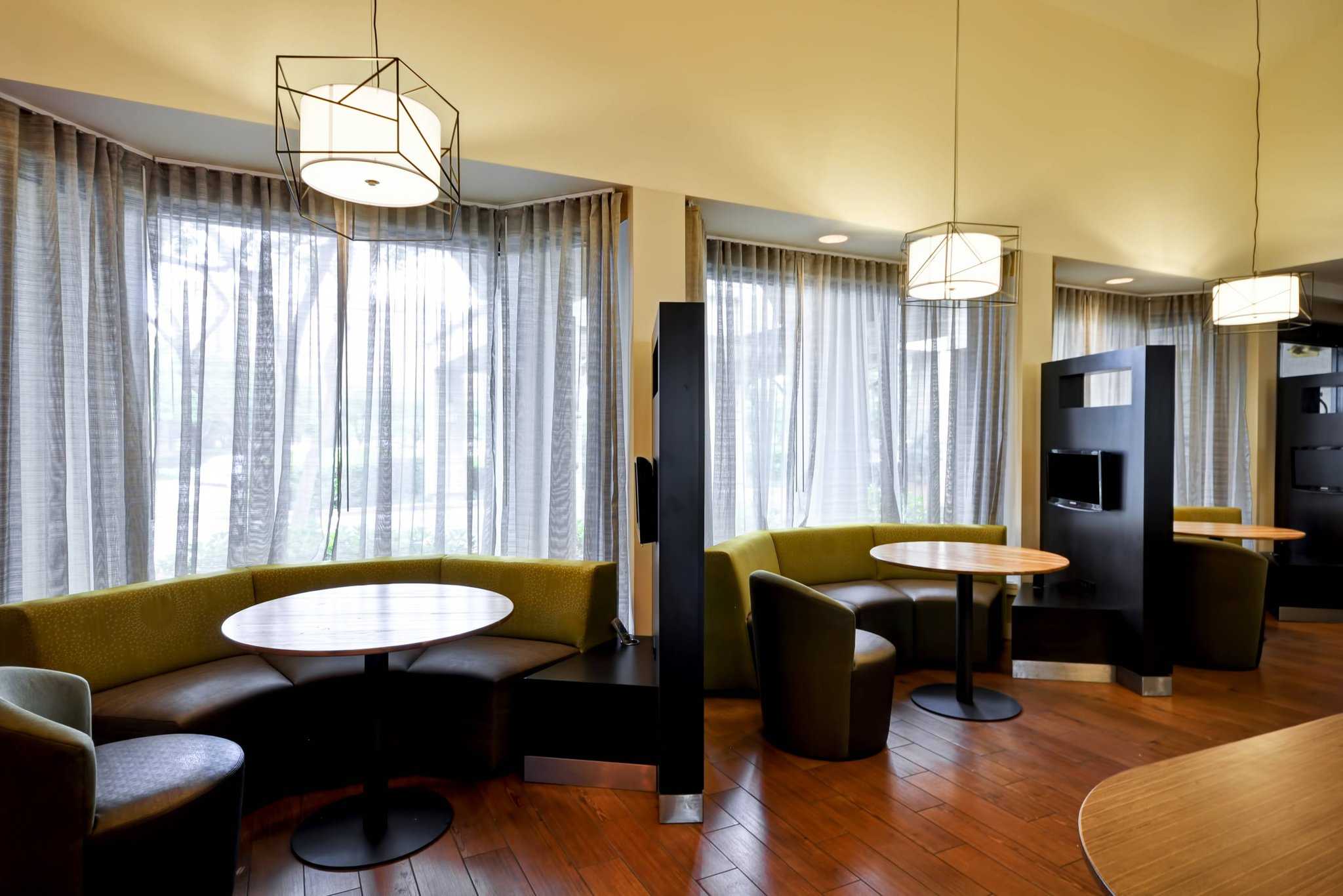 Courtyard by Marriott Dallas Medical/Market Center in Dallas, TX