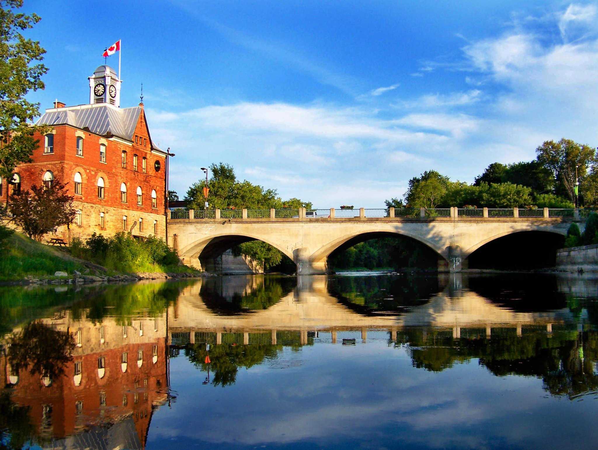 Holiday Inn Express Pembroke в Пембрук, ON