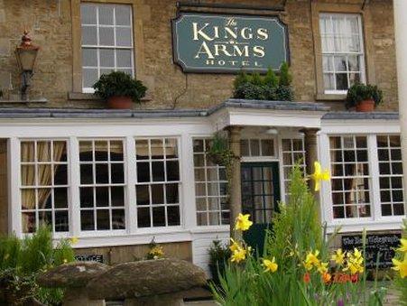 Kings Arms Hotel - Melksham em Melksham, GB1