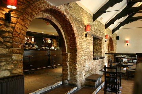 The Priory Inn в Tetbury, GB1