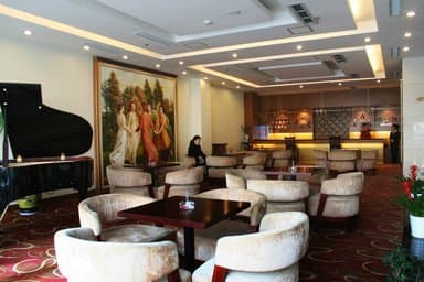 Luban Yizhou Hotel в Линьи, CN