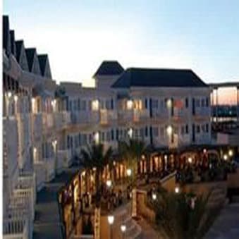 Boardwalk Inn - Kemah Boardwalk в Kemah, TX