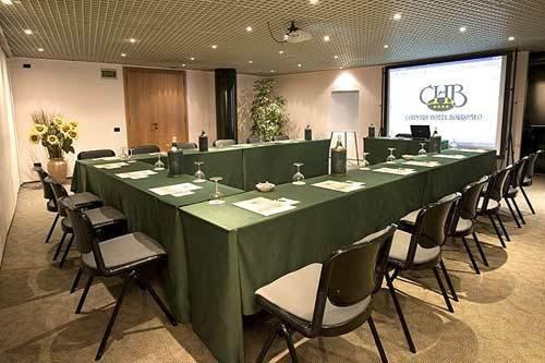 Peschiera Borromeo, IT 的 Country Hotel Borromeo