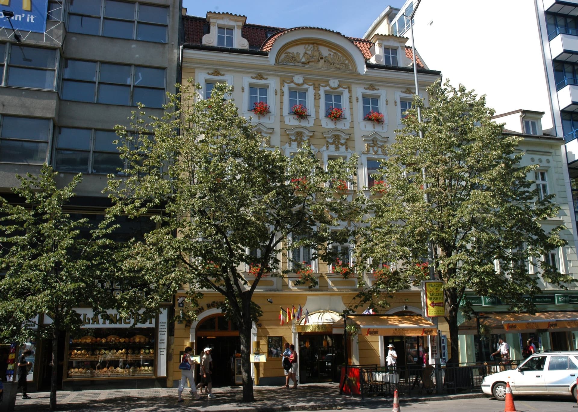 Adria Hotel Prague ใน Prague, CZ