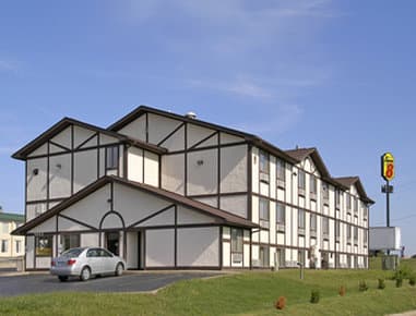 Springfield, MO의 Super 8 by Wyndham Springfield North I-44