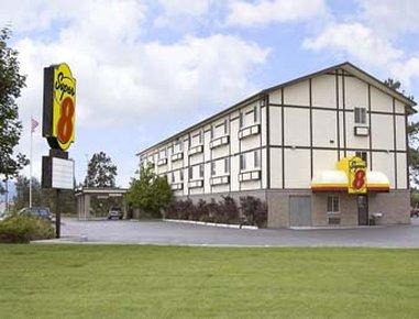 Super 8 by Wyndham Missoula/Reserve St. в Missoula, MT