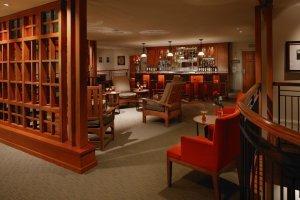 Avila Village Inn ใน Avila Beach, CA
