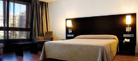 Nuevo Hotel Maza, Zaragoza, ES