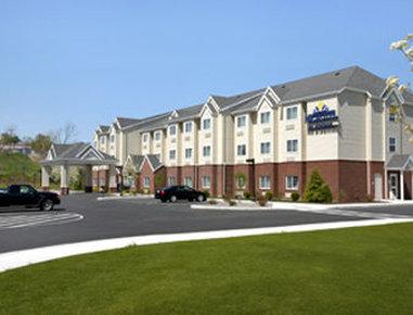 Microtel Inn & Suites by Wyndham Geneva image