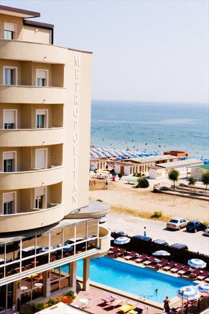 Cervia, IT 的 Hotel Metropolitan