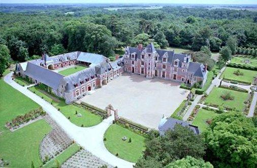 Chateau De Jallanges image