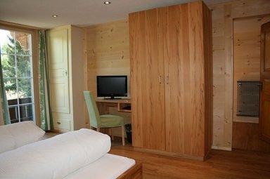 Lenk im Simmental, CH 的 Hotel Waldrand