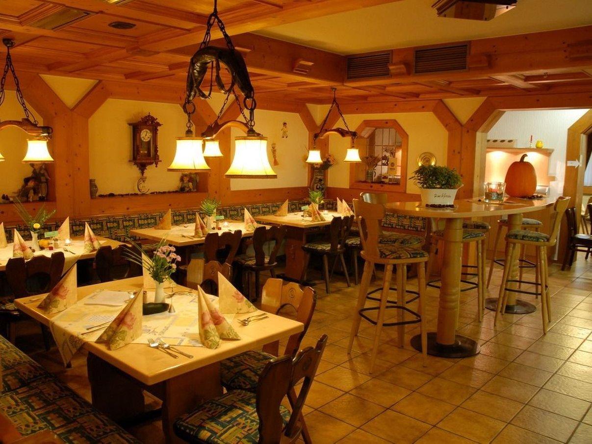 Flair Hotel Landgasthof Roger в Lowenstein, DE