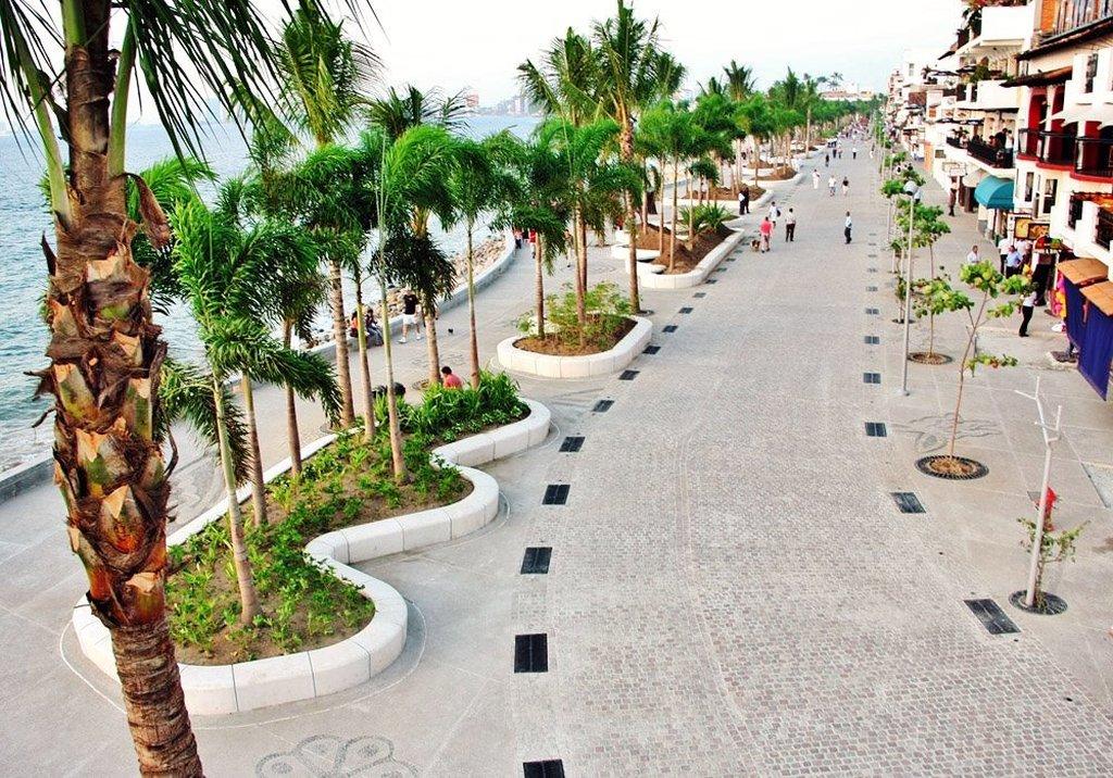 Playa Los Arcos a Puerto Vallarta, MX