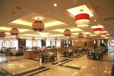 威海, CN 的 The Center Hotel