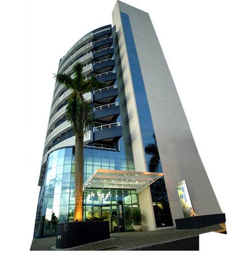 Londrina, BR 的 Golden Blue Hotel Express