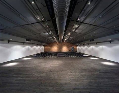Blow Up Hall 5050 в Poznan, PL