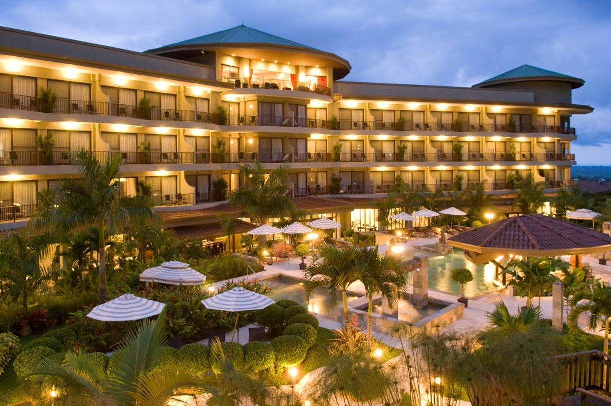 Alajuela, CR 的 Hotel Royal Corin Resort & Loto Spa
