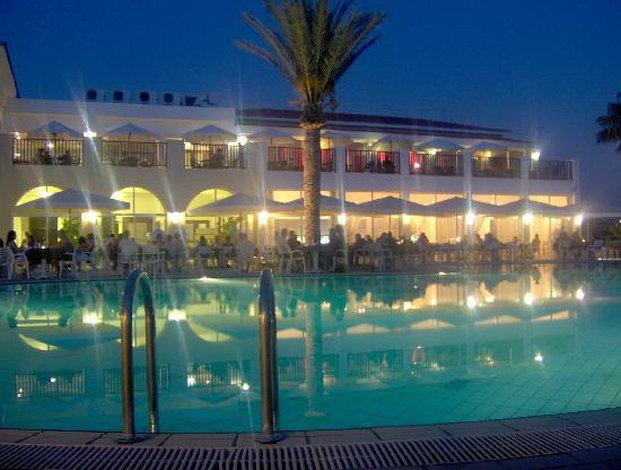 Paphos, CY 的 Akti Beach Village Resort
