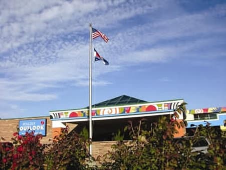 Boulder Outlook Hotel & Suites в Boulder, CO