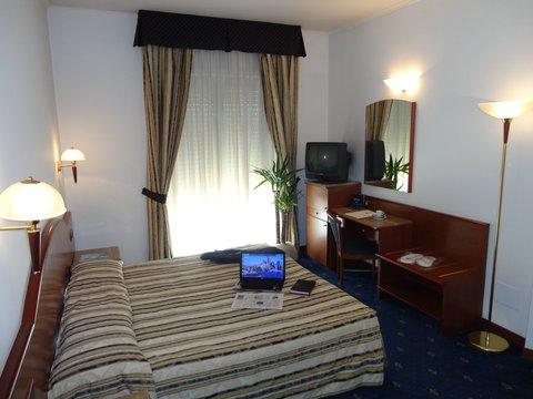 Naples, IT 的 Hotel Serius