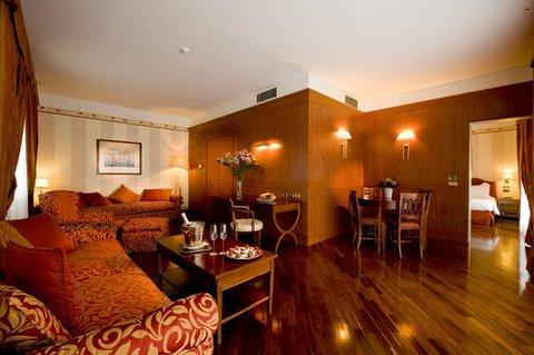 西尔米奥内, IT 的 Grand Hotel Terme