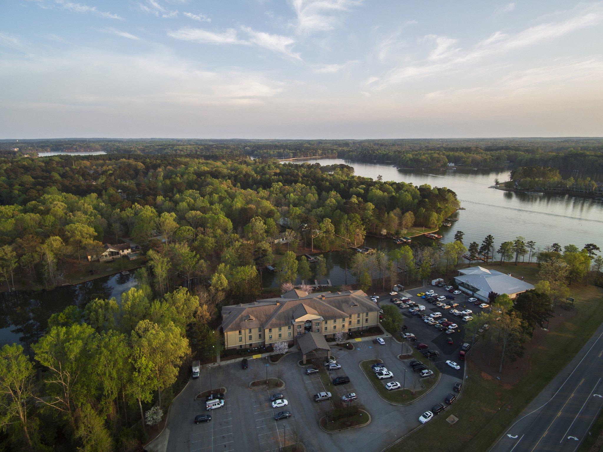Lodge on Lake Oconee image