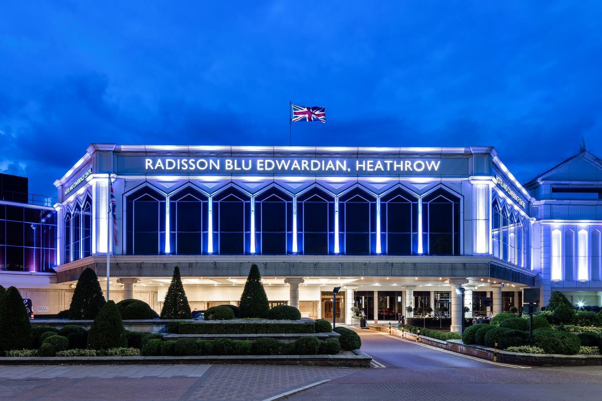 Radisson Blu Hotel & Conference Centre, London Heathrow in London, GB1