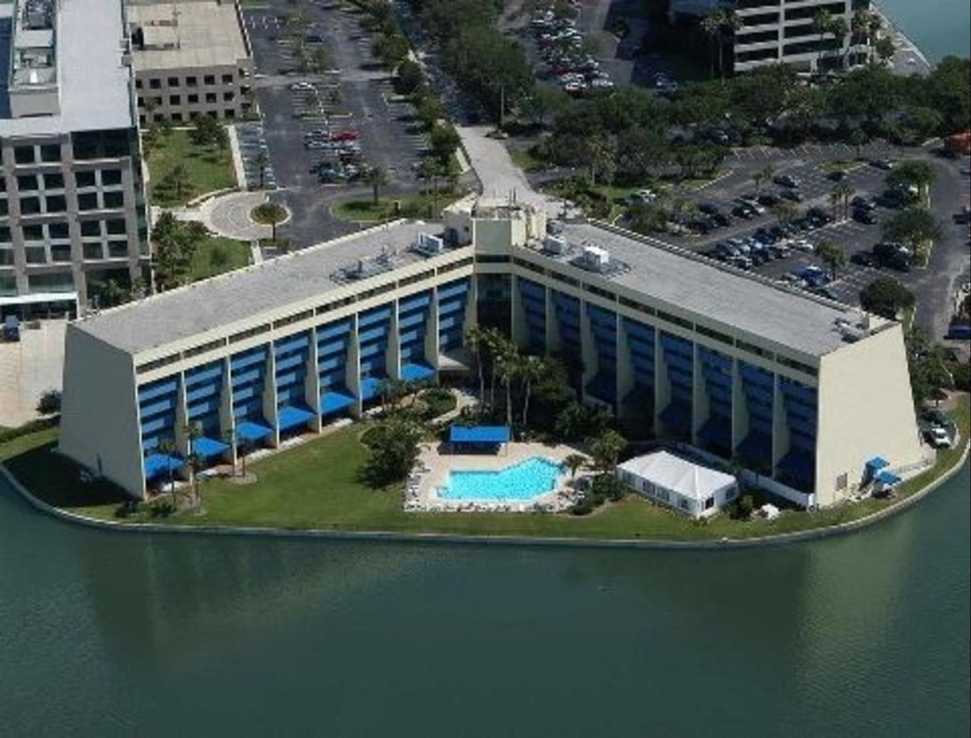 DoubleTree by Hilton Tampa Rocky Point Waterfront in Tampa, FL