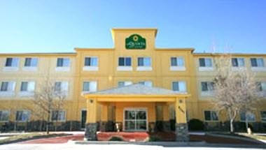 La Quinta Inn & Suites by Wyndham Henderson-Northeast Denver in Henderson, CO