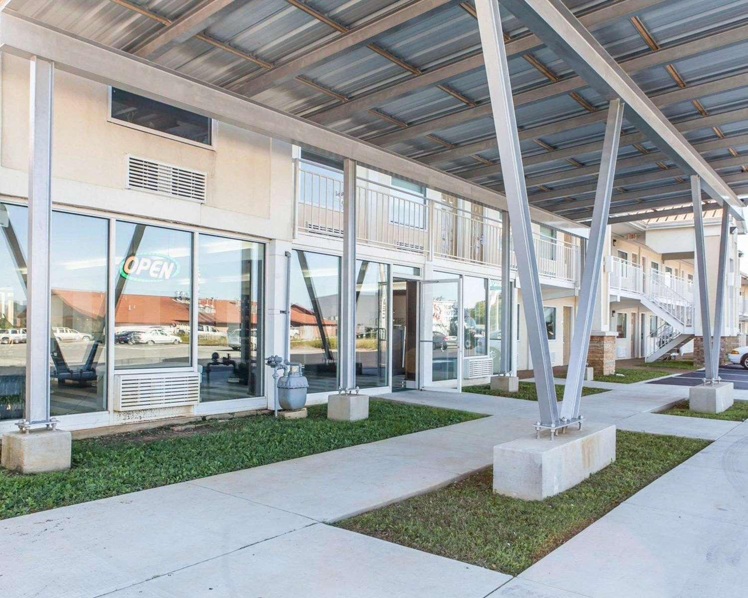 Quality Inn and Suites Jasper image