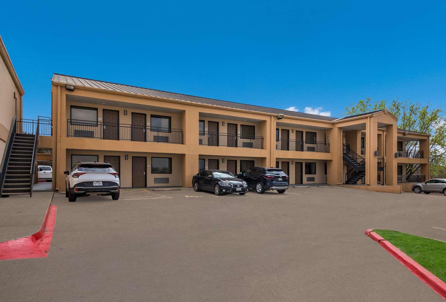 Quality Inn and Suites Round Rock-Austin North image