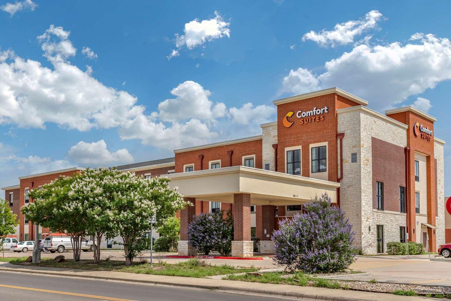 Comfort Suites Kyle image