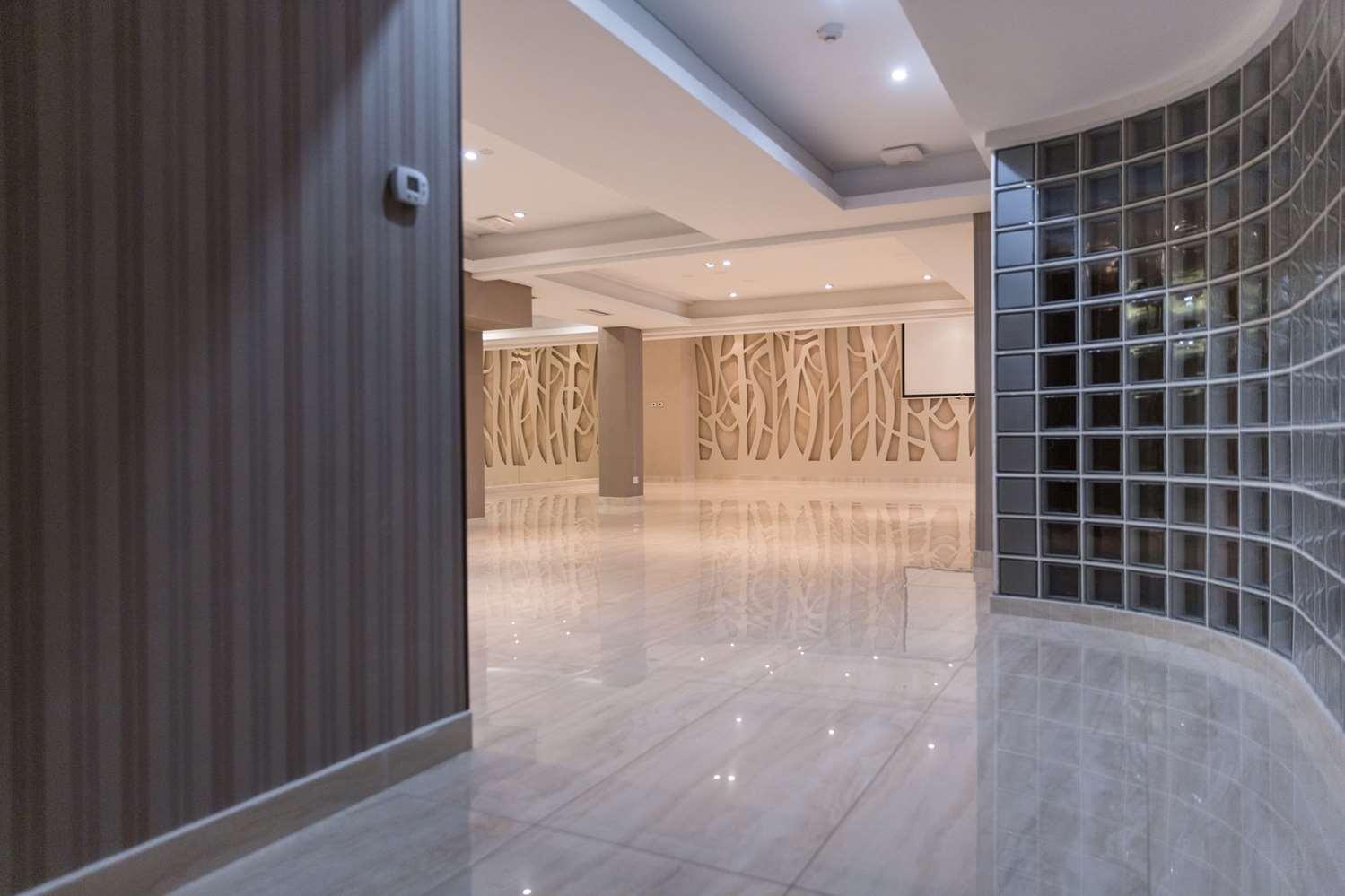 Howard Johnson Plaza by Wyndham Buenos Aires image