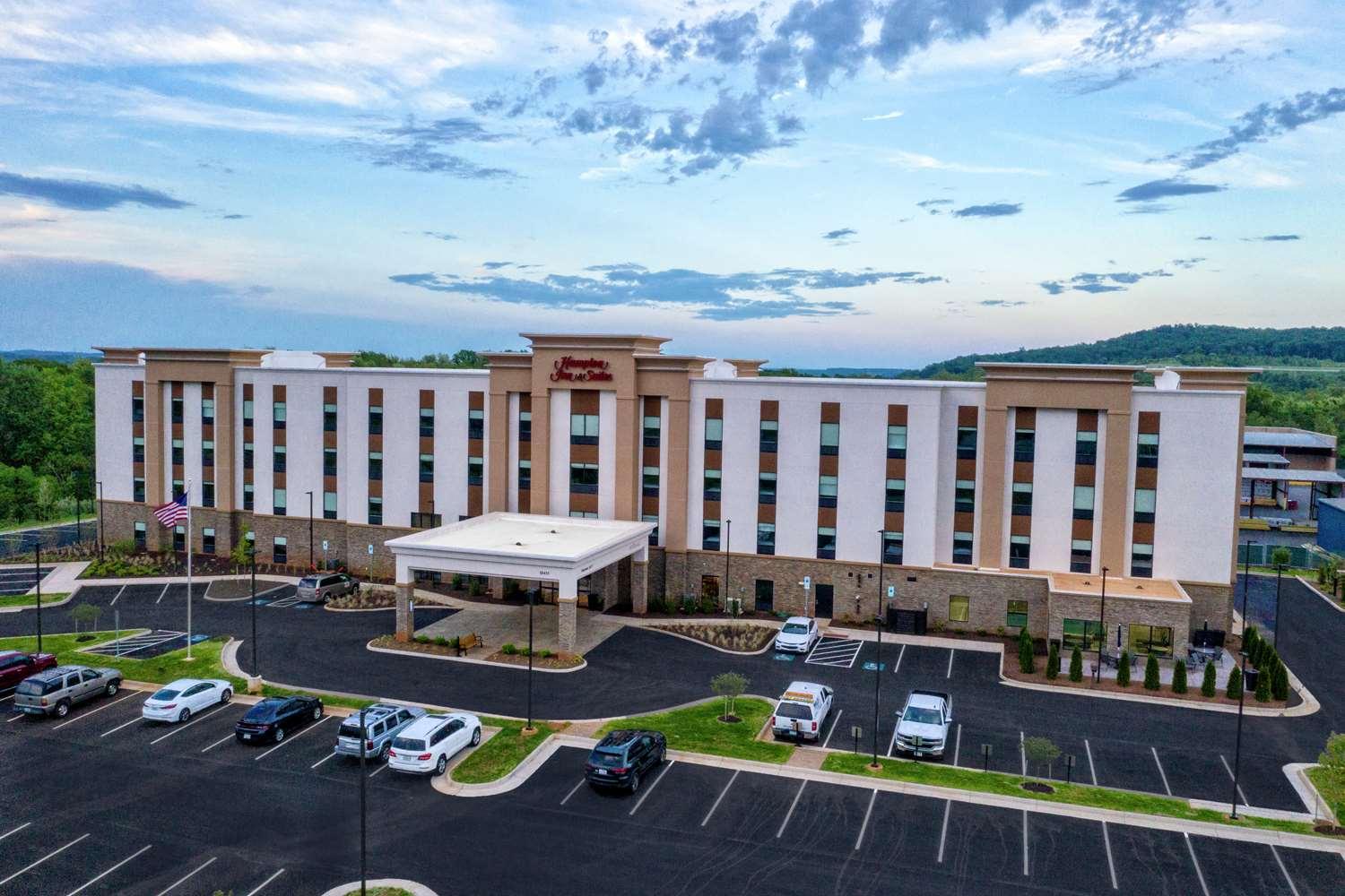 Hampton Inn & Suites Culpeper image