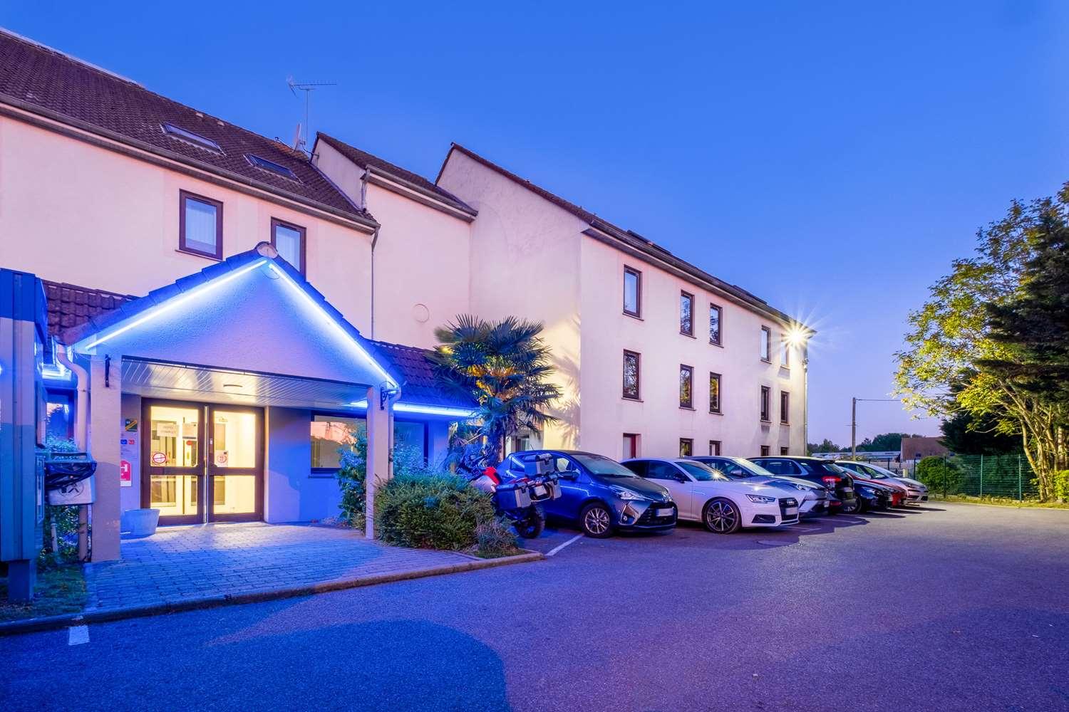Comfort Hotel Linas - Montlhery image