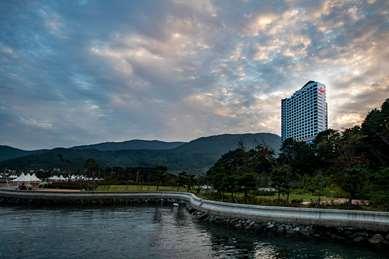Ramada Suites by Wyndham Geoje em Geoje, KR