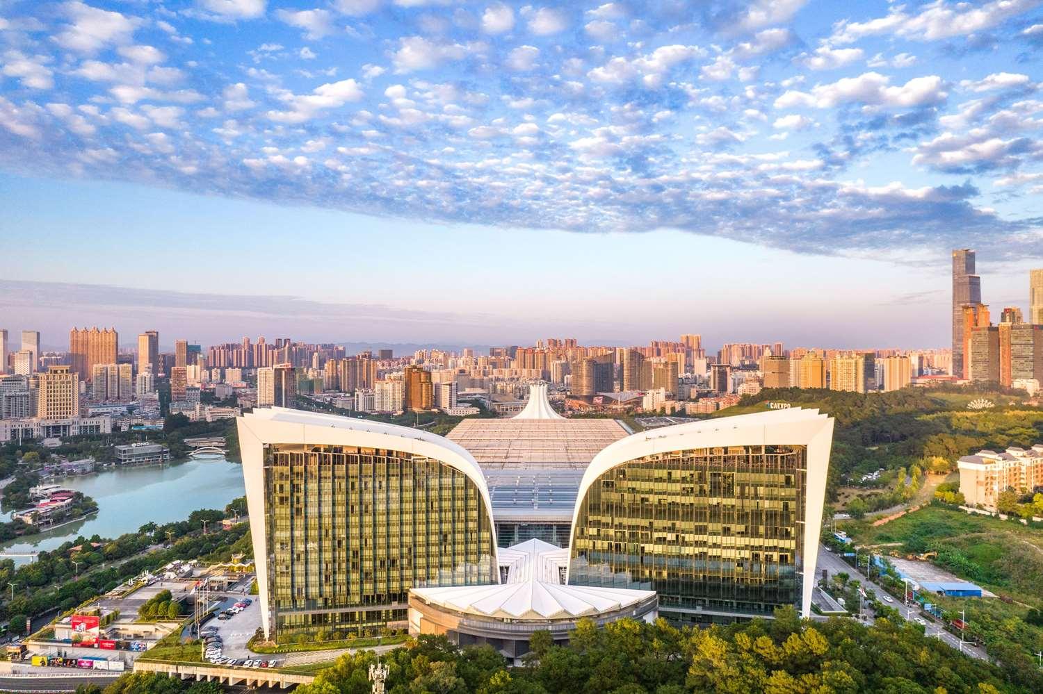 Howard Johnson by Wyndham Caexpo Plaza Nanning image