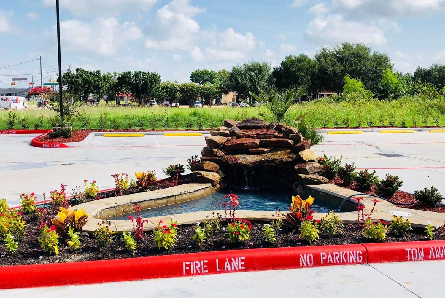 Super 8 by Wyndham Houston Northwest Cypress image