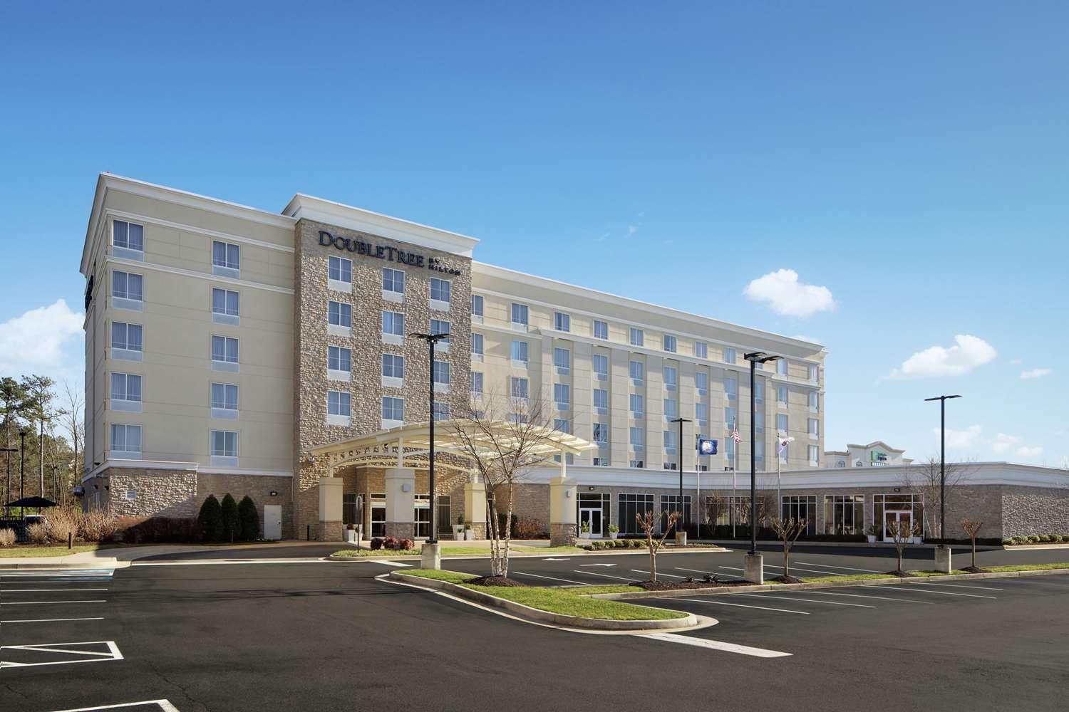 DoubleTree by Hilton Richmond Airport image