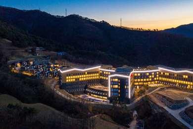 Ramada Hotel & Suites by Wyndham Gangwon Pyeongchang à Pyeongchang, KR