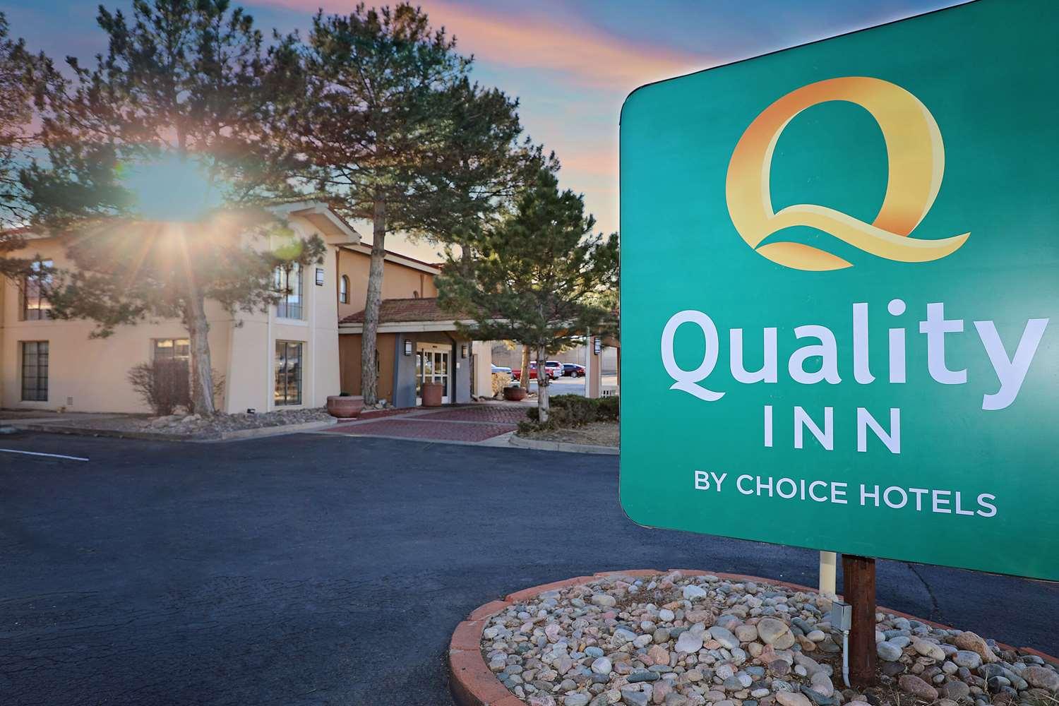 Quality Inn Aurora image
