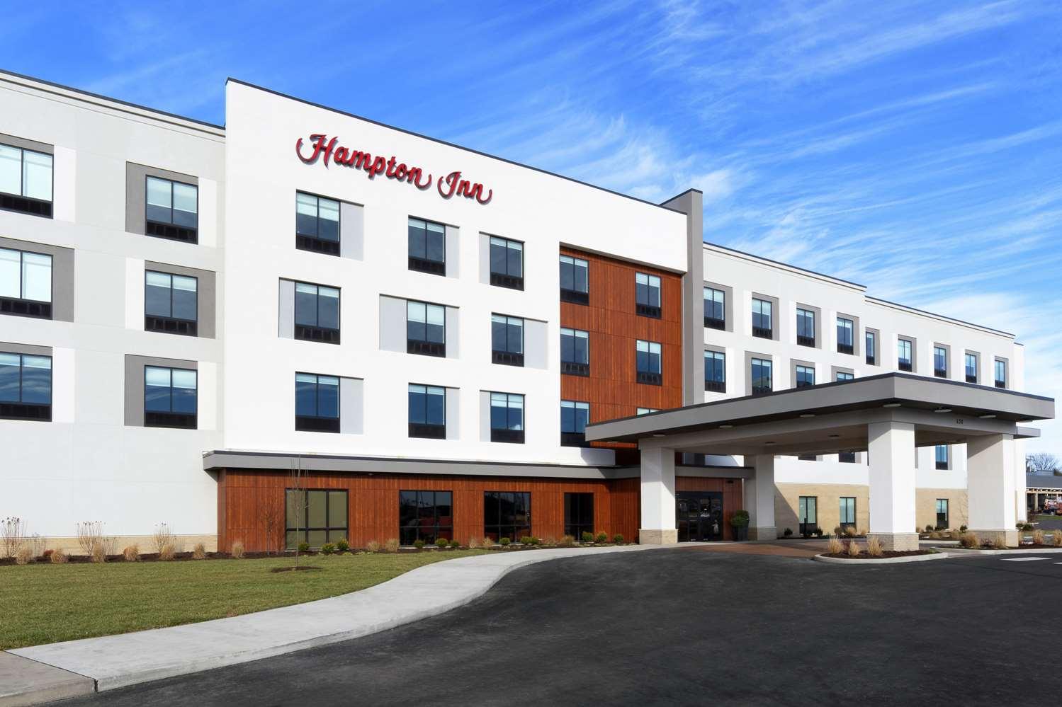 Hampton Inn O'Fallon image