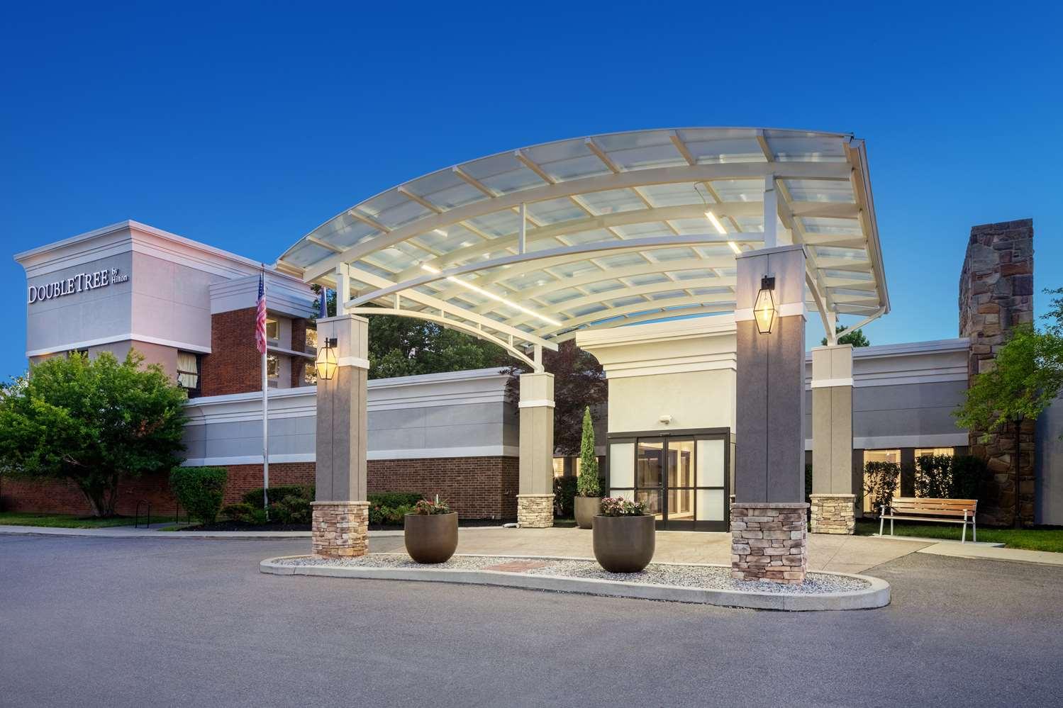 DoubleTree by Hilton Ann Arbor North image