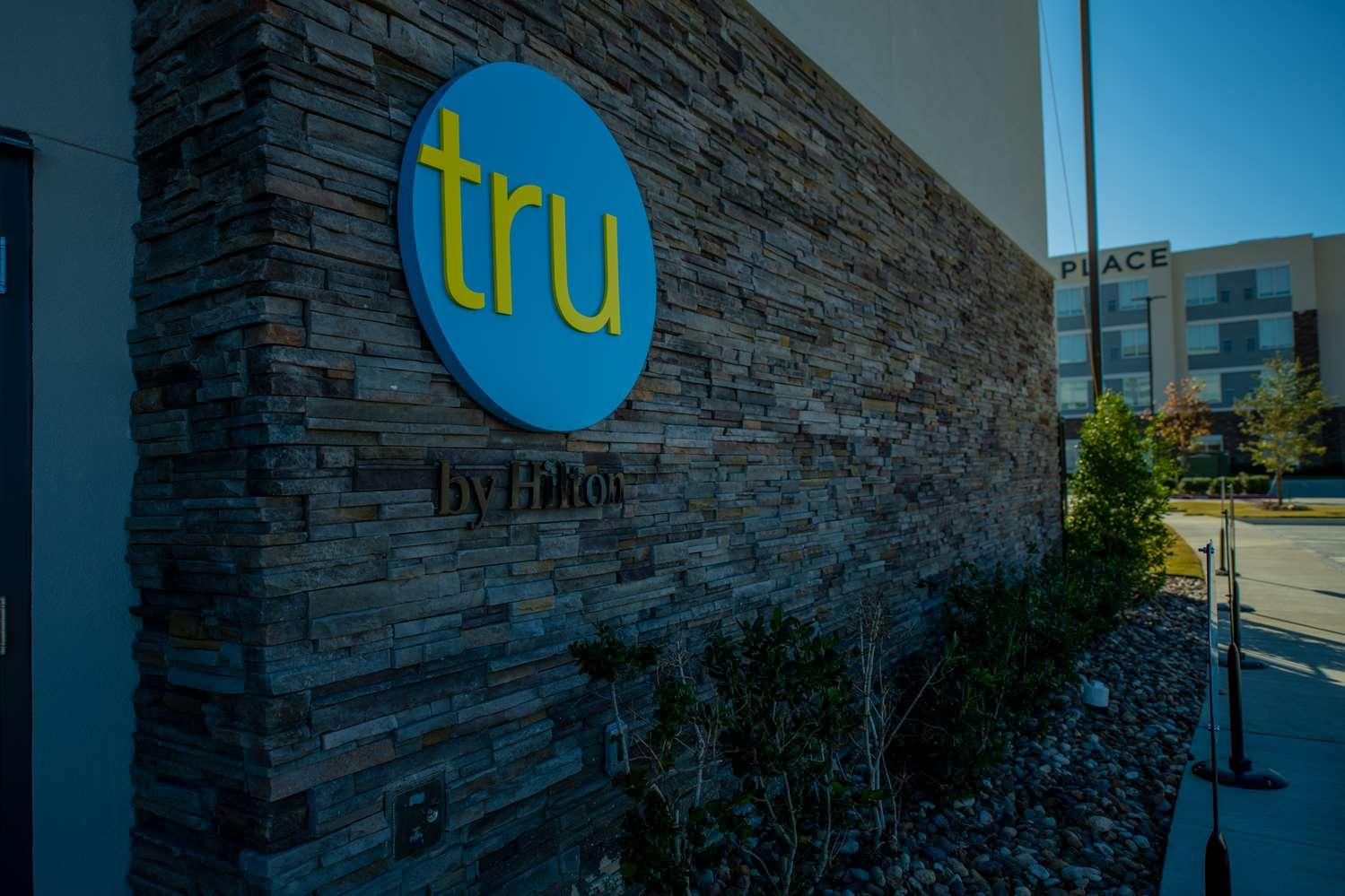 Tru by Hilton The Colony Dallas image