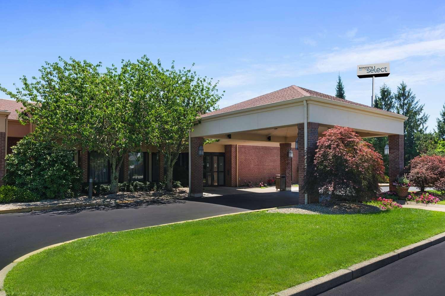 Sonesta Select Newport Middletown image