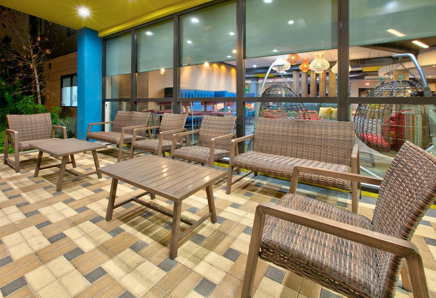 Tru by Hilton San Antonio at the Rim image