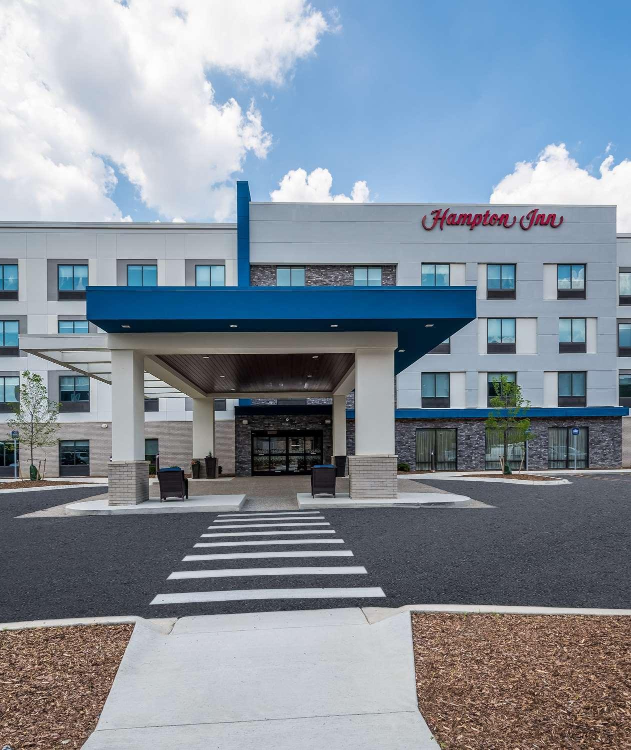 Hampton Inn by Hilton Detroit Southfield image